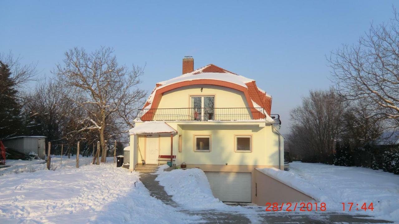 Gastehaus Stein Hotel Nemesbuk Bagian luar foto